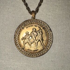 Vintage Bicentennial Great Seal of US Gold Pendant Necklace